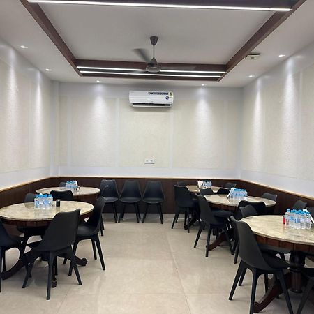 Hotel Lotus Inn Sirsa Экстерьер фото