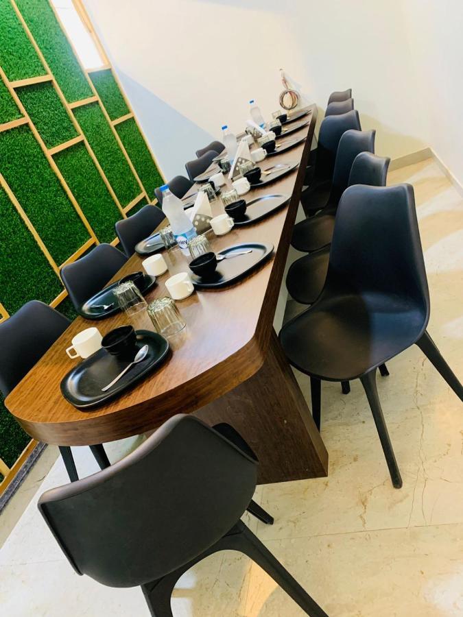 Hotel Lotus Inn Sirsa Экстерьер фото