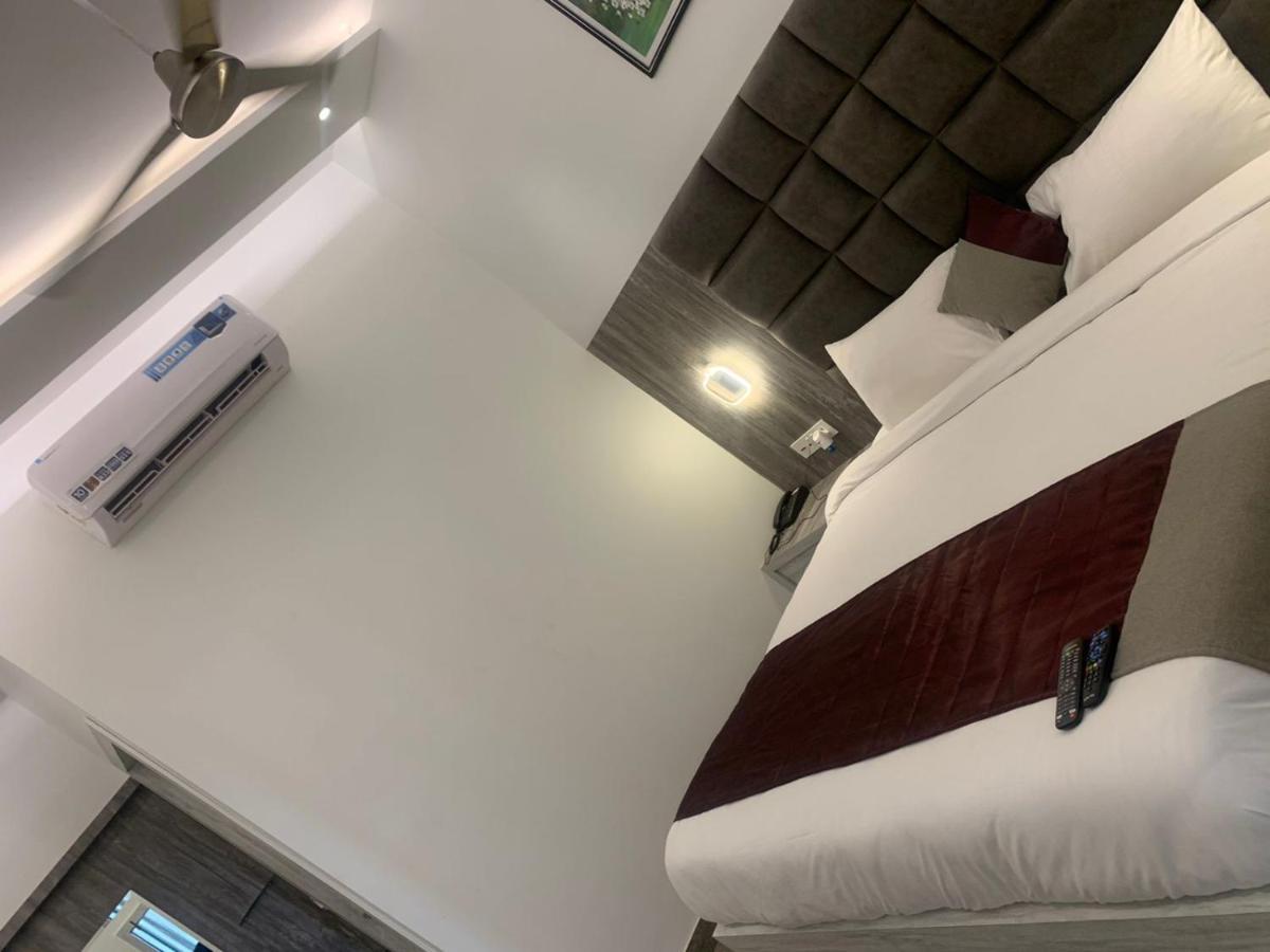 Hotel Lotus Inn Sirsa Экстерьер фото