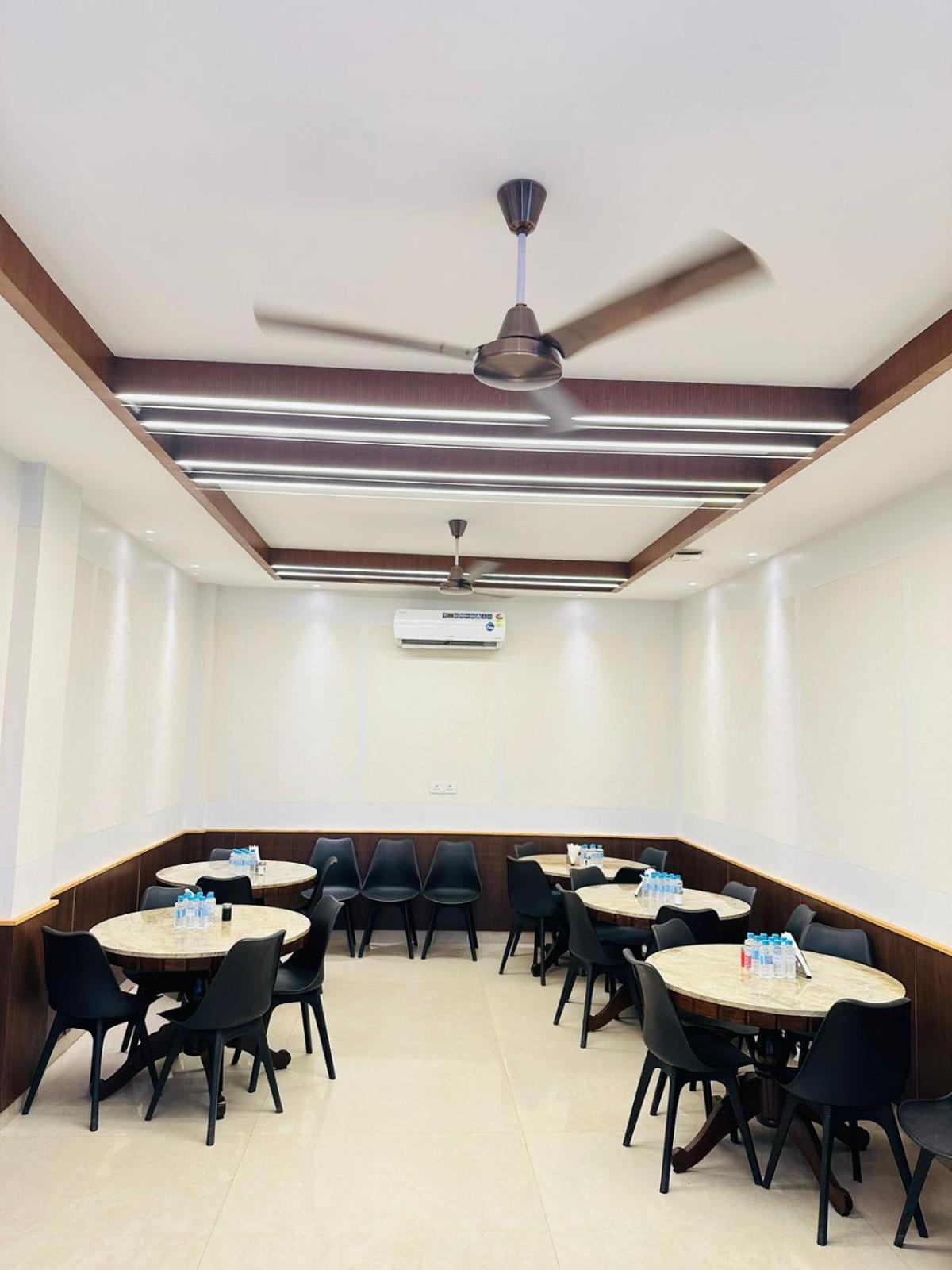 Hotel Lotus Inn Sirsa Экстерьер фото